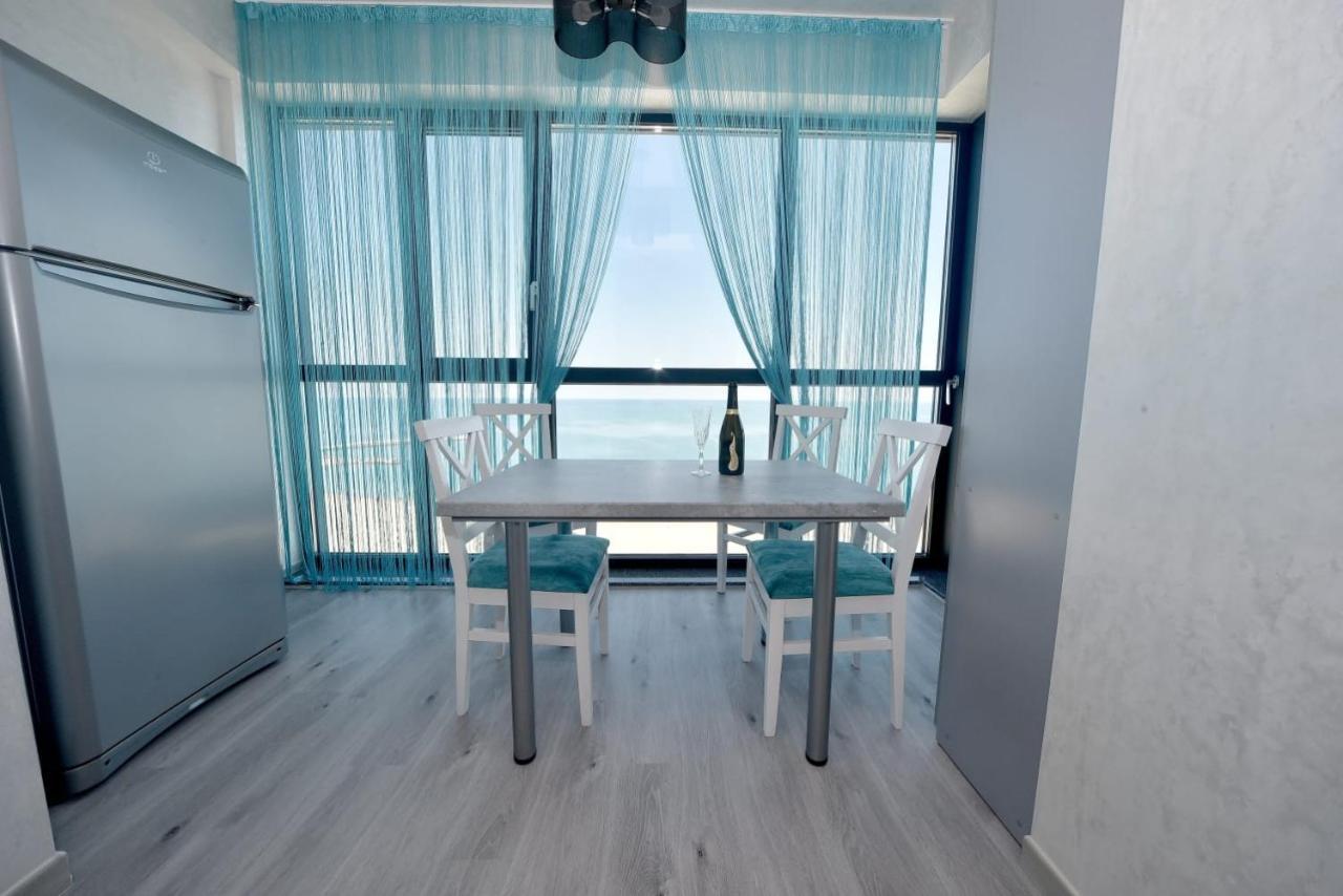 Turquoise By The Sea Appartement Constanţa Buitenkant foto
